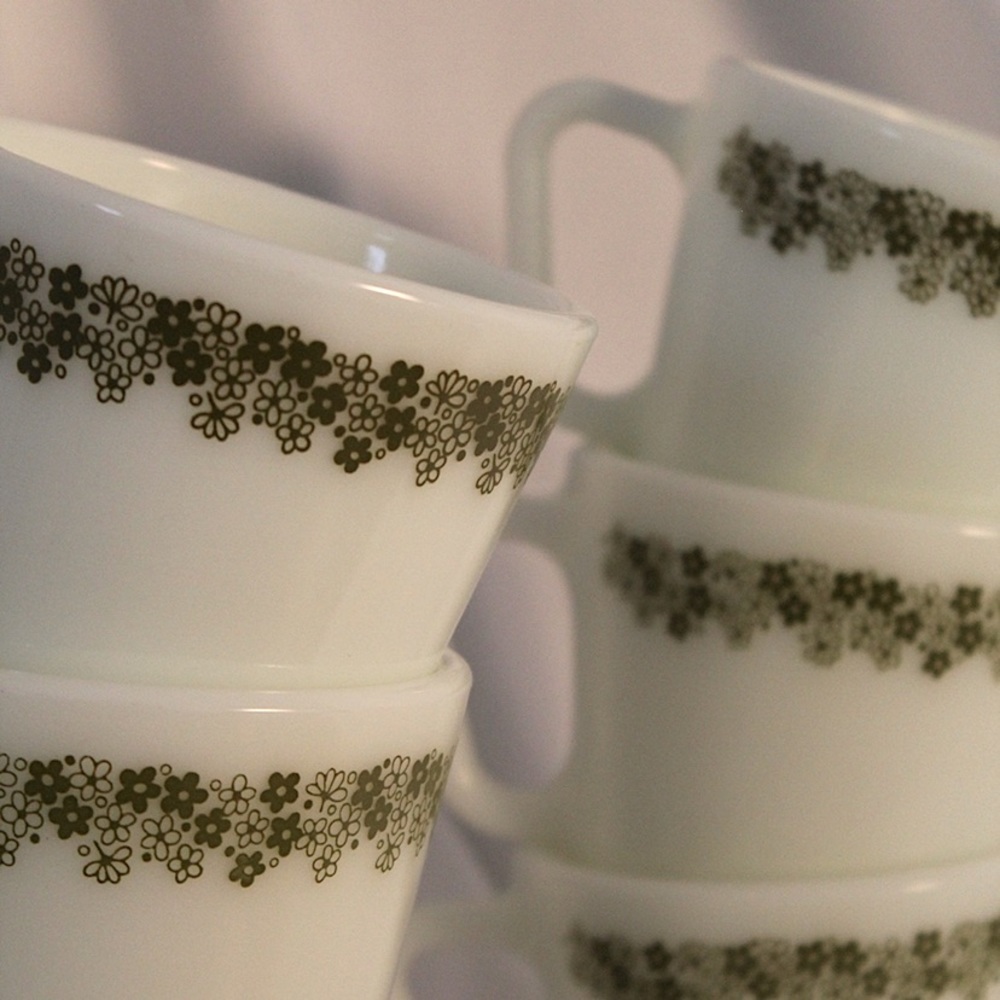 Set of 6 Pyrex milk glass mugs